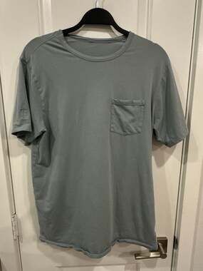 Vuori Men's Greenish Blue Short Sleeve Pocket T-Shirt with Logo Patch